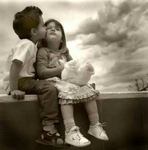 File:Baby-Boy-Kissing-on-Girl-Face (1).jpg