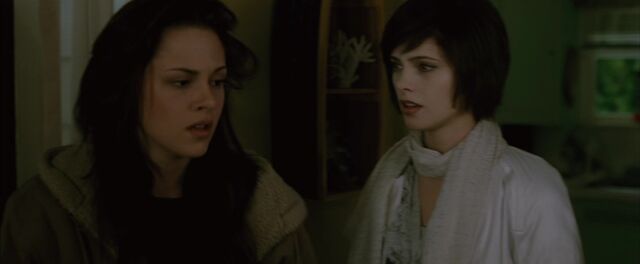 File:Bella-alice.jpg