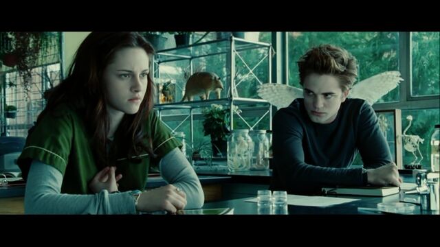File:Edward-bella-killer-eye-twilight.jpg
