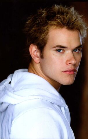 File:Kellan Lutz 7.jpg