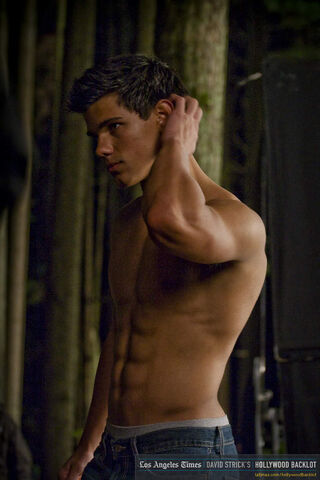 File:Taylor-Jacob-jacob-black-8293666-683-1024.jpg