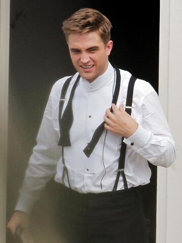 File:On-bel-ami-set 166x183.jpg