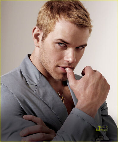 File:Kellan-Lutz-VMan-Style-kellan-lutz-11544289-1012-1222.jpg