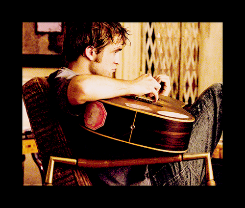 File:Robert Pattinson 129.png