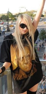 File:Taymom ;).jpg