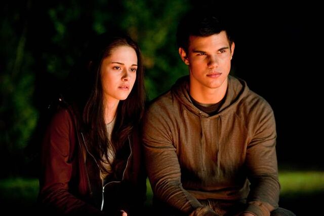File:Bella and Jacob in Ecilpse.jpg