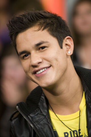 File:Bronson pelletier 111309.jpg