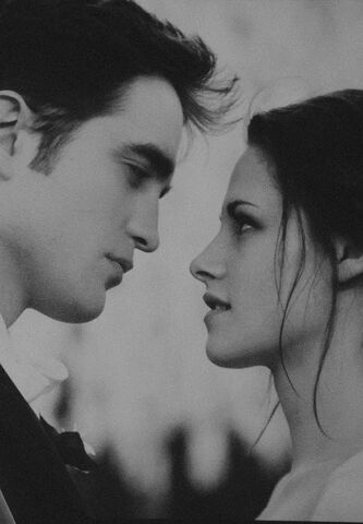 File:399791-robert-pattinson-and-kristen-stewart.jpg