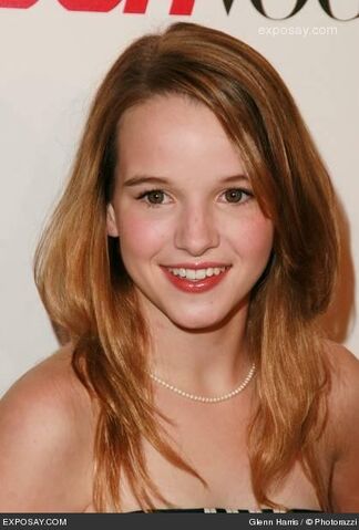 Datei:Kay panabaker.jpg