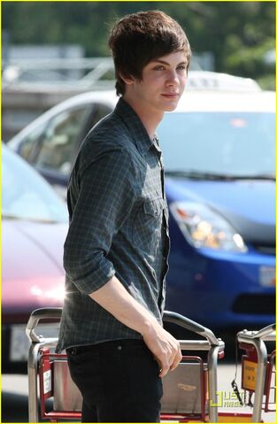File:Logan-lerman-percy-jackson-04.jpg