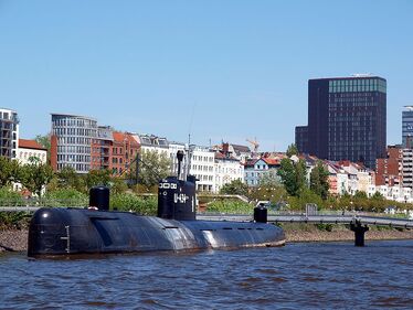 800px-U-434 Hamburg-1-