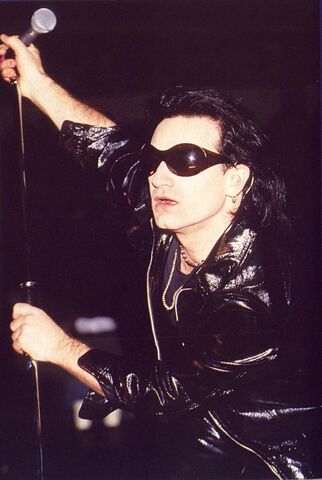 File:Zootv-bono-05.jpg