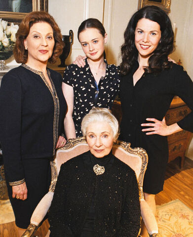 File:Gilmore-girls-third-lorelai.jpg