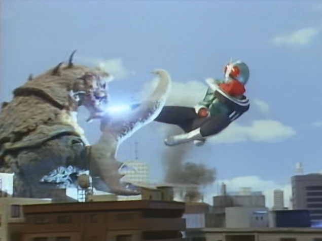 File:Sasori Gadoras vs Kamen Rider.png