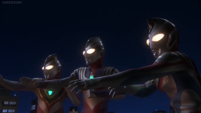 File:Gaia, Tiga, Dyna vs. Hipporito Seijin.png