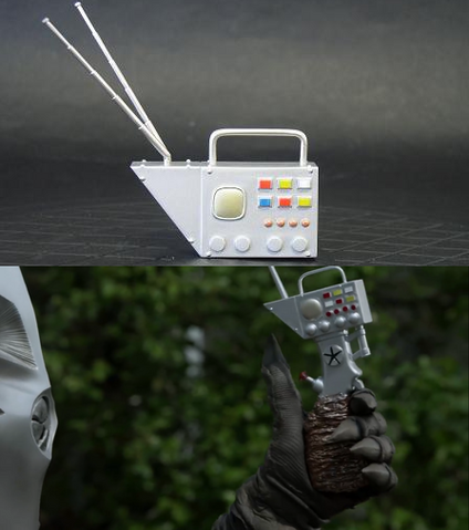 File:Alien Zarab translator and detonator.png