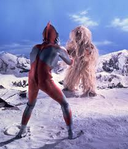 File:Woo v Ultraman.png