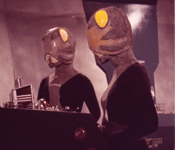 File:Alien-Pitt 1.jpg