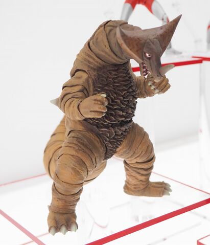 File:Ultraman-SH-Figuarts-Gomora-001.jpg