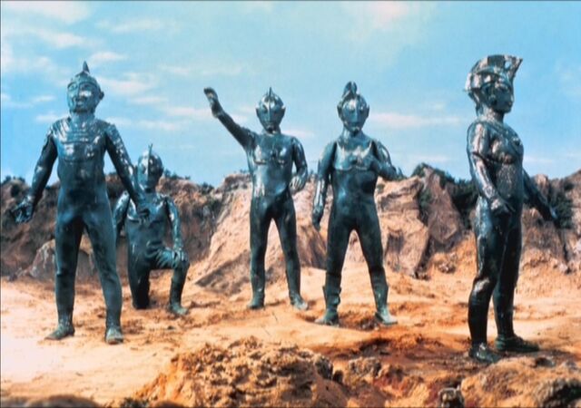 File:Jade Statue Ultra Brothers.jpg
