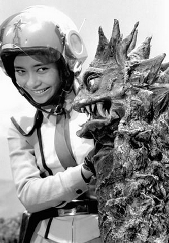 File:Akiko Fuji B&W I.png