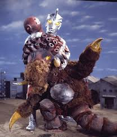 File:Baktari v Ultraman Ace.png