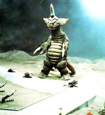 File:KING-WONDER II.jpg
