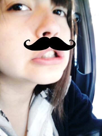 Archivo:Moustachee.jpg