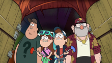 Familia Pines e Soos chegando ao Casa da Tacada.