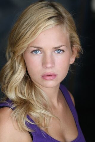 File:Britt Robertson (16).jpg