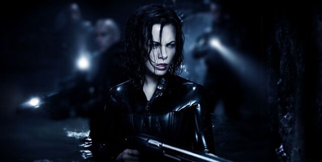 File:Kate-beckinsale-underworld-awakening-trailer-adonismens.jpg