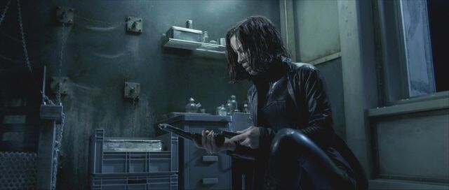 File:Loading gun.jpg
