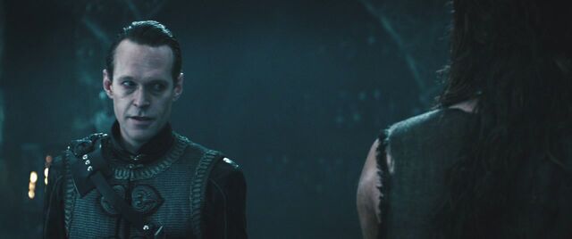 File:Andreas talks to Lucian.jpg