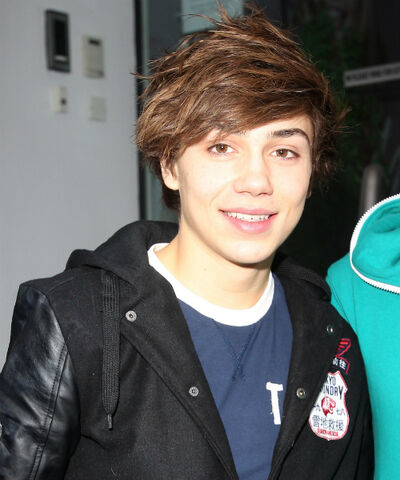 File:Tumblr mr4qgqEkbT1se2dv9o1 500.jpg