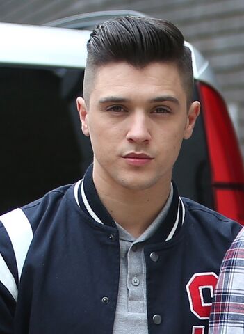 File:JJ+Hamblett+Union+J+London+Studios+XcShI064qFrx.jpg