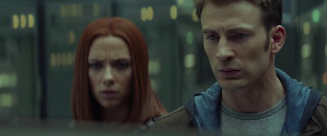 Ficheiro:Steve-Rogers-Zola-CATWS.jpg