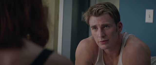 Ficheiro:Steve-Rogers-vest-Natasha.jpg