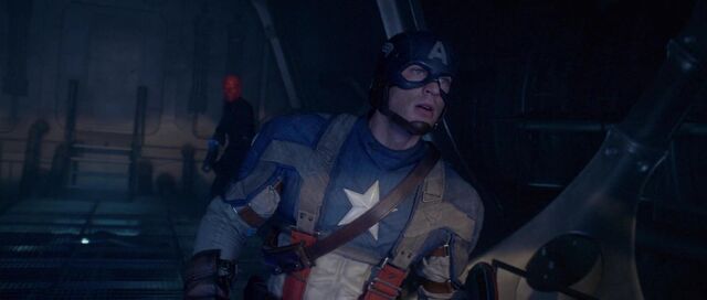 Ficheiro:Steve-Rogers-Red-Skull-First-Avenger.jpg