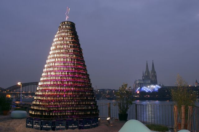 Datei:Weihnachtsbaum mit Gaffel Koelsch.jpg