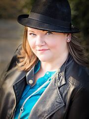 Jaye Wells hat