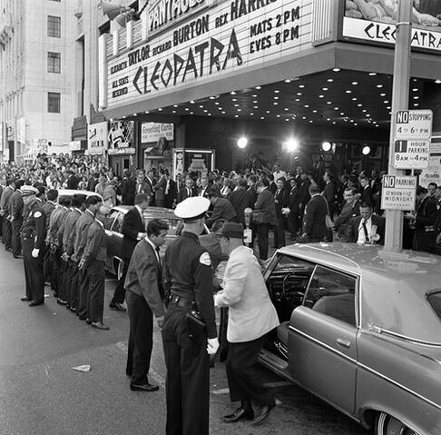 File:Roadshow.jpg