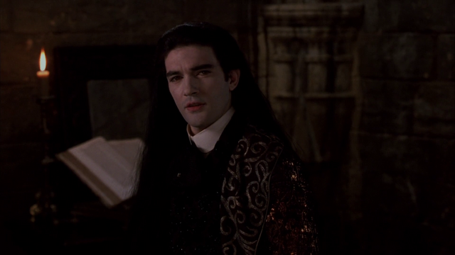 File:Armand, Banderas (4).png