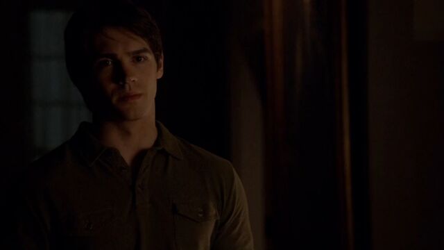 File:Jeremy 11 TVD 5x04.jpg