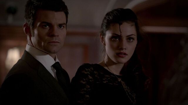File:Normal TheOriginals118-1137ElijahHayley.jpg