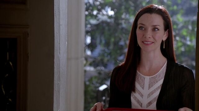 File:7X07-13-Lily.jpg
