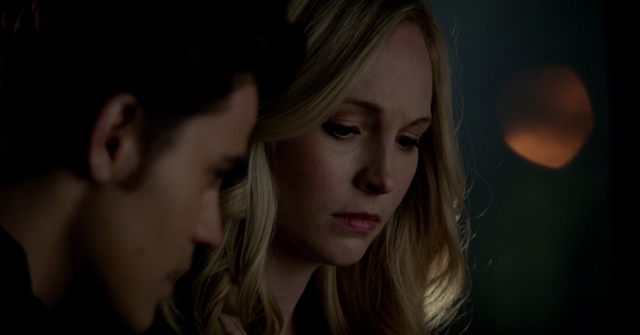 File:Stef-Caroline 5x22...png