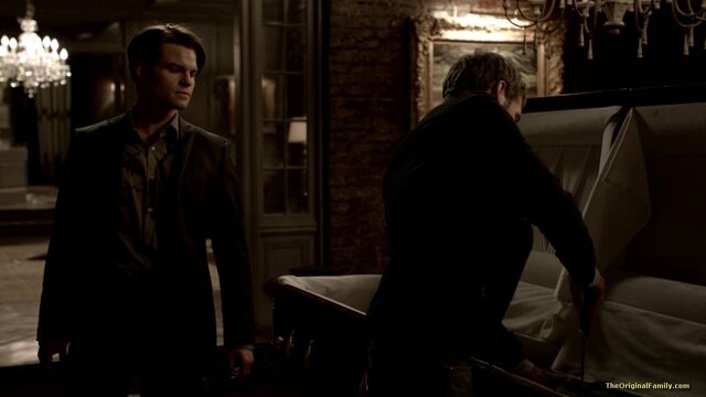 File:039-tvd-3x13-bringing-out-the-dead-theoriginalfamilycom.jpg