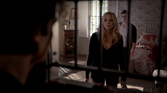 File:6X19-29-StefanCaroline.png