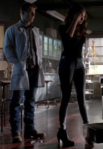 File:Dolce-vita-muri-cap-toe-ankle-boots-and-the-vampire-diaries-gallery.png