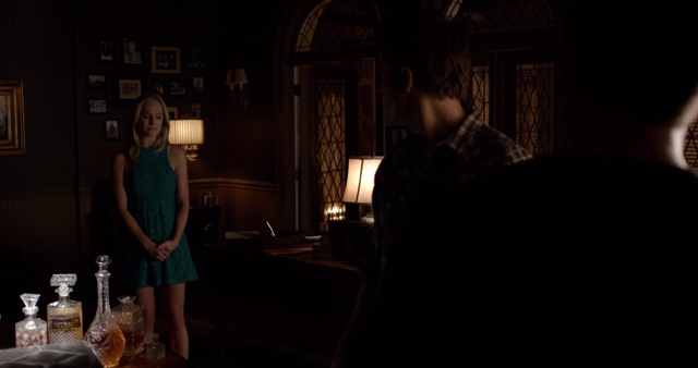 File:Caroline-Stefan-Tyler 5x12.png
